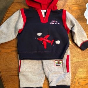 Two-Piece Airplane Set - Size 24M